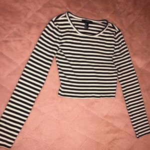 🖤Long Sleeve Crop Top🖤